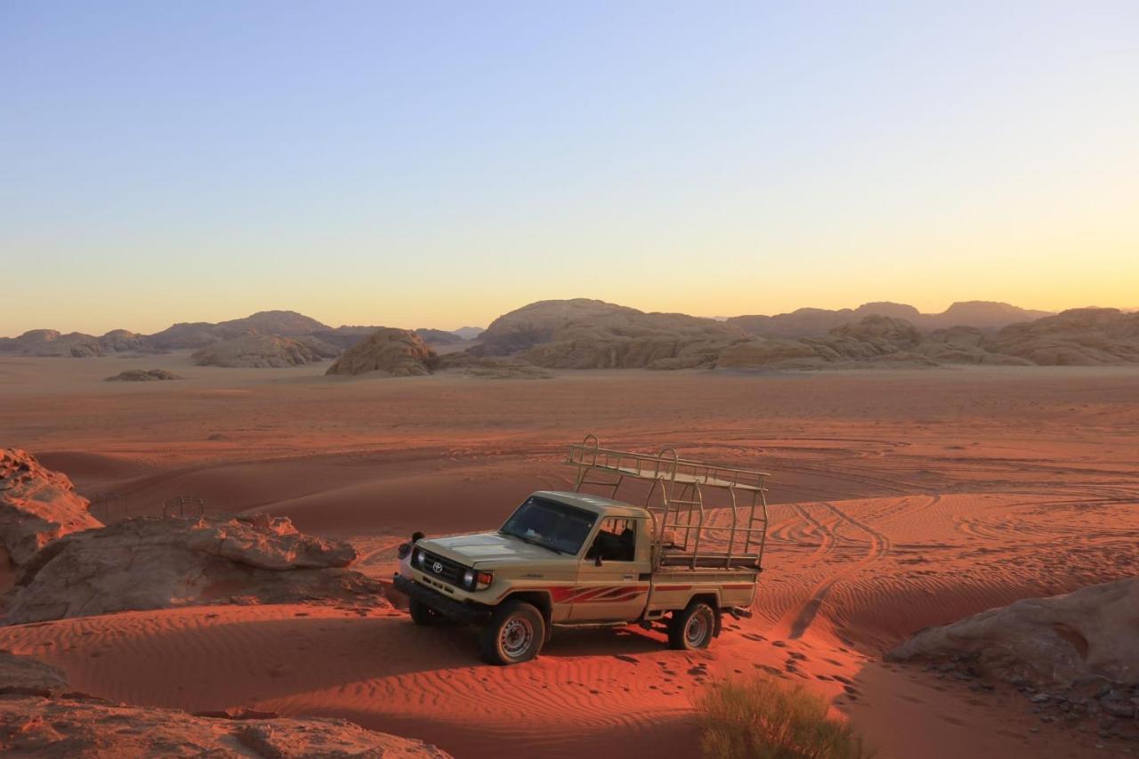Desert Moon Camp Wadi Rum Buitenkant foto