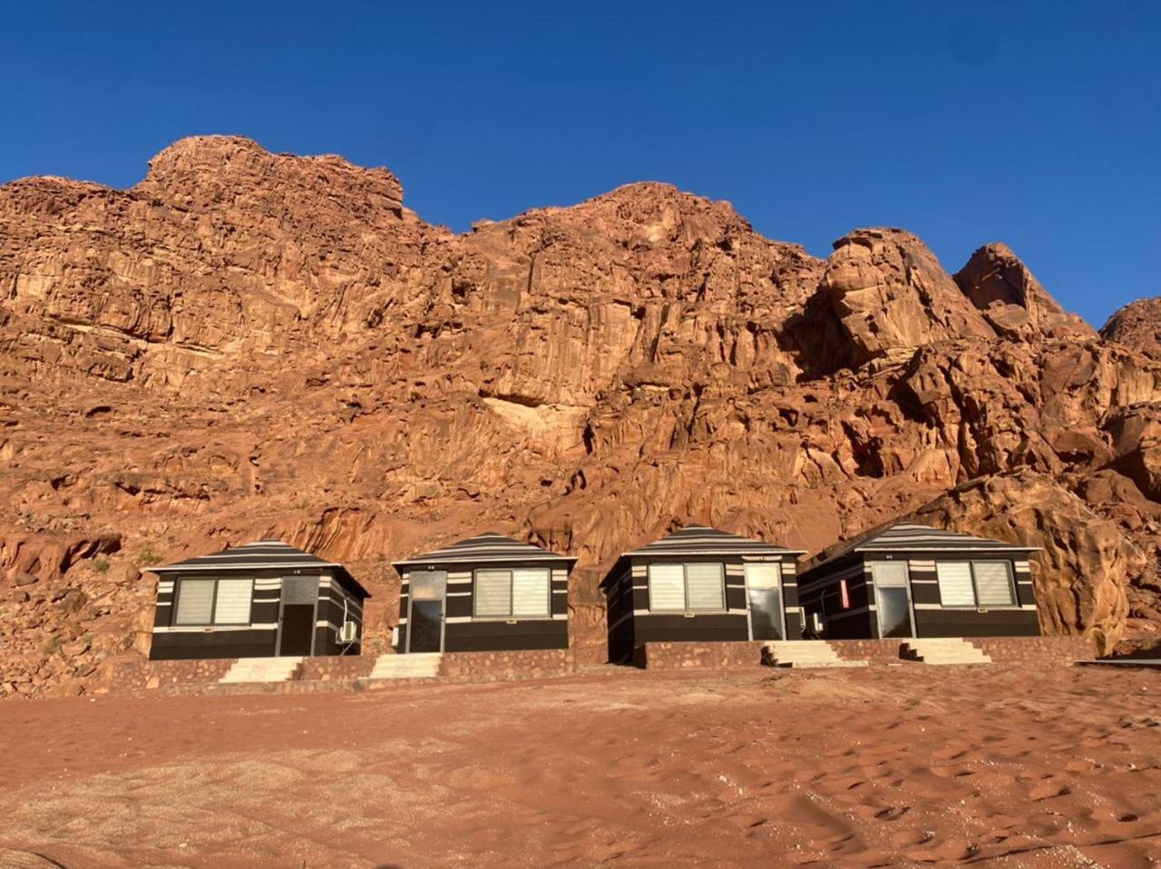 Desert Moon Camp Wadi Rum Buitenkant foto