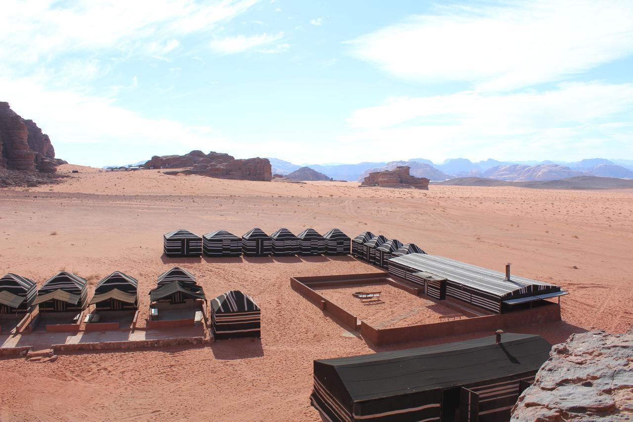 Desert Moon Camp Wadi Rum Buitenkant foto