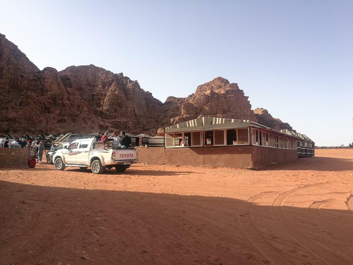 Desert Moon Camp Wadi Rum Buitenkant foto